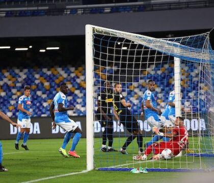 La Stampa: Napoli-Inter, gol assurdi che si vedono dopo tre mesi di stop