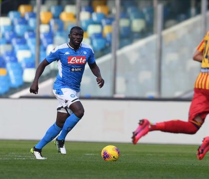 L’elogio di Koulibaly, “un gigante che cattura gli occhi e riempie il prossimo mercato del Napoli”