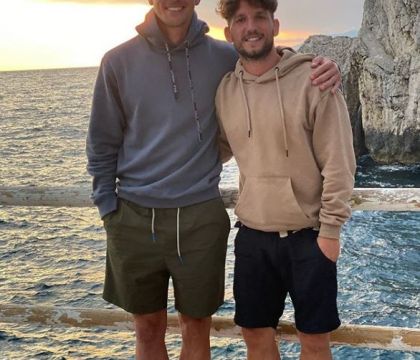 Milik posta su Instagram una foto con Mertens: “Gli amici saranno sempre amici”
