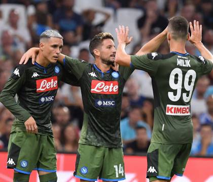 Il Napoli dovrà cambiare l’attacco e non sa ancora bene cosa mettersi
