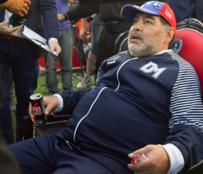 Maradona nega a Sorrentino l’utilizzo della sua immagine per il film