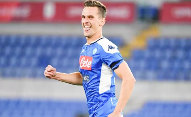 Pedullà: “Milik-Roma, al Napoli due calciatori! Il polacco guadagnerà più del doppio: le cifre”