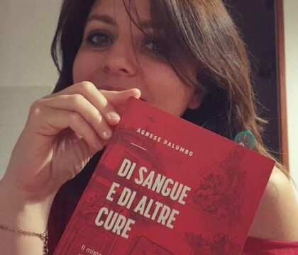 Agnese Palumbo tra i misteri di Napoli alla ricerca di Caravaggio (per salvargli la vita)