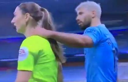 Aguero tocca l’assistente donna, in Inghilterra infuria la polemica (VIDEO)