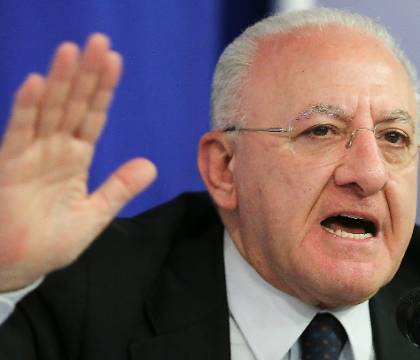 Campania, stretta alla mobilità: vietati gli spostamenti tra province se non giustificati