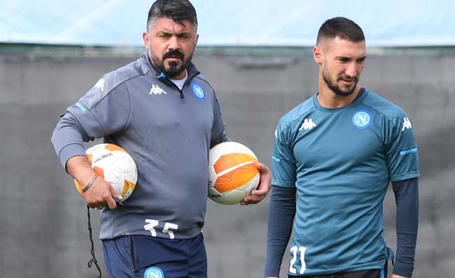 Castel Volturno, seduta tattica con la squadra divisa in reparti. Le ultime su Lorenzo Insigne