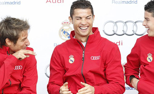Cristiano Ronaldo positivo al Covid-19, le telecamere indugiano su di lui: ecco dove si trova ora