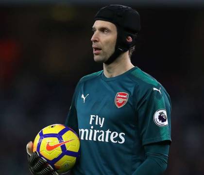 Da dirigente a portiere d’emergenza, il Chelsea richiama in campo Petr Cech