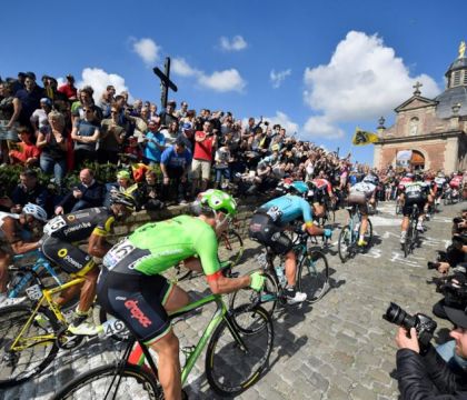 Il Giro d’Italia perde pezzi: due positivi, la Mitchelton Scott lascia la corsa