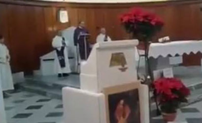 PRIMA PAGINA MATTINO – Boom di contagi a Napoli e provincia. Stretta in famiglia e niente messe