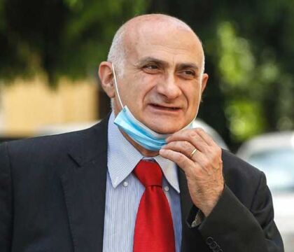 Prof. Ippolito (Spallanzani): “ Statev’accuort”