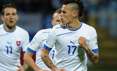 Slovacchia, scoppia il focolaio nella Nazionale di Hamsik: 9 i positivi, contagiato anche il CT Hapal