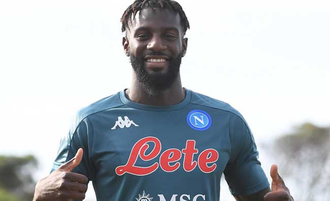 Bakayoko-Mertens, siparietto sui social. Il belga risponde: “Quando andiamo a fare shopping?”