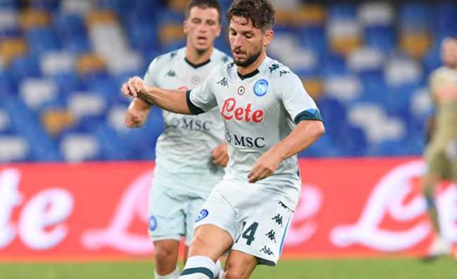 Mertens, auguri speciali a Maradona: “Scusami per il record: sei tu il migliore! Quando firmai col Napoli…”