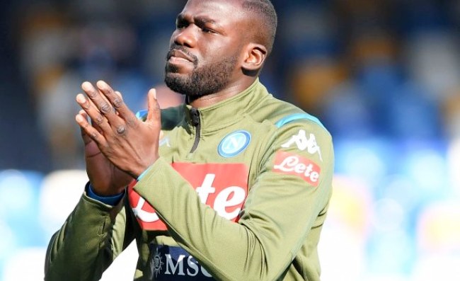 VIDEO – Koulibaly a Maradona: “Sono nella città che ti amerà per sempre, per tutti noi sei il calcio”