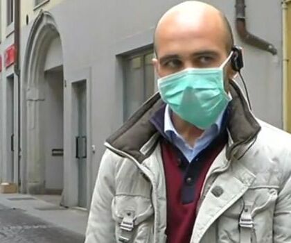 Il medico di Membro che cura i pazienti, anche non suoi, a casa: “L’assistenza domiciliare può salvare molte vite”