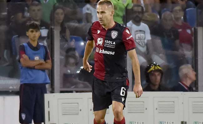 Cagliari, Marko Rog si è rotto il crociato: tremenda notizia per l’ex Napoli