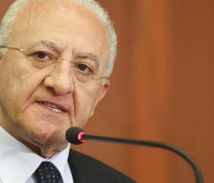 De Luca ammonisce: “Niente liberi tutti in zona gialla. C’è un aumento dei ricoveri”