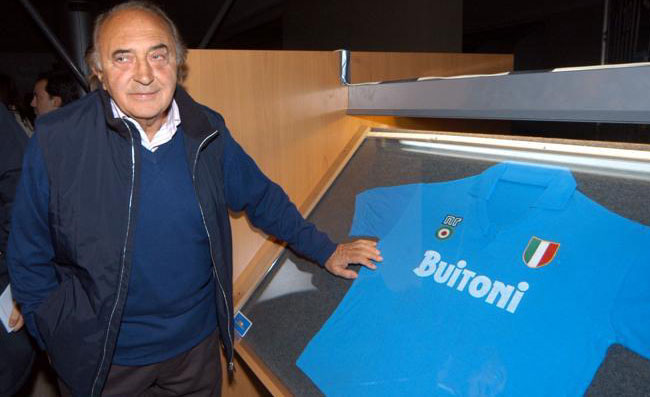 FOTO – Anche Ferlaino ha il suo murales in stazione. Aggiunti anche altri due ex presidenti