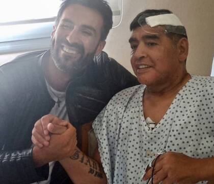 Il medico di Maradona, Luque, avrebbe falsificato la sua firma