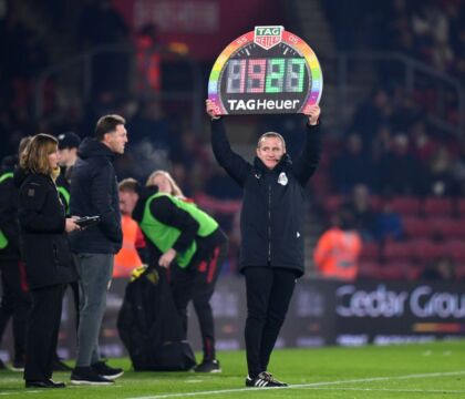 La Premier League approva due sostituzioni in più in caso di commozione cerebrale