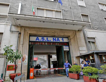 Mattino: l’Asl Napoli 1 vigila, ma fermerà il Napoli solo in presenza di altri positivi