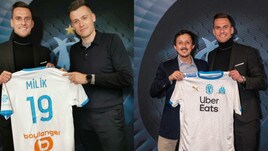 Milik posa con la maglia del Marsiglia: ha scelto il 19