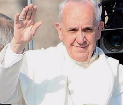 Papa Francesco: «Il vaccino è un’opzione etica. Ti giochi la salute, la vita, ma anche la vita di altri» 