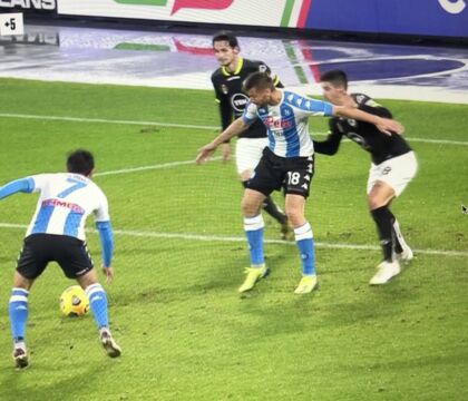 Ziliani sfotte Llorente e il Napoli sprecone: “Prego, s’accomodi” “Grazie, non mi permetterei mai” 