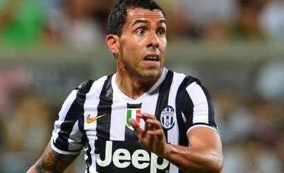 “Maledetto Tevez”, Napoli ammutolita. Poi la manona di Rafael alla Juventus e i litri di birra