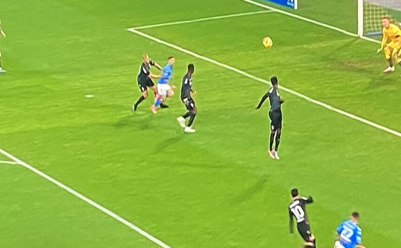 Foto – Pistocchi: “Altro rigore negato al Napoli, Chiffi e Var non intervengono”
