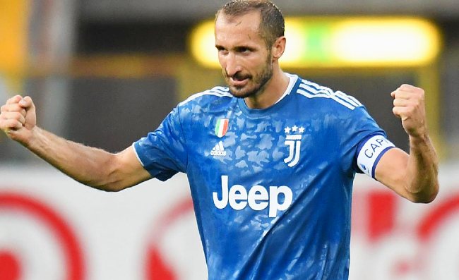 Chiellini titolare in Nazionale, gli juventini (e non solo) lo stuzzicano: “Ha fatto dei danni”