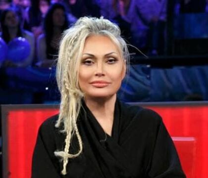 Anna Oxa: «Ora vivo senza temere i giudizi. I matrimoni? Inutili»