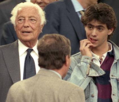 El Paìs: “Andrea un personaggio minore degli Agnelli, desiderava essere all’altezza del cognome”