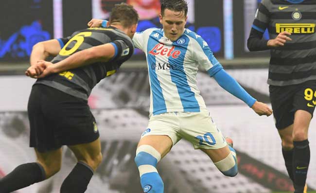 Napoli, contrattura per Zielinski. Il fastidio può essere gestito in vista di domenica