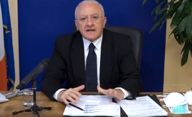 De Luca: “Tanti contagi, ma due dati confortanti. Decessi sei volte meno della Lombardia”