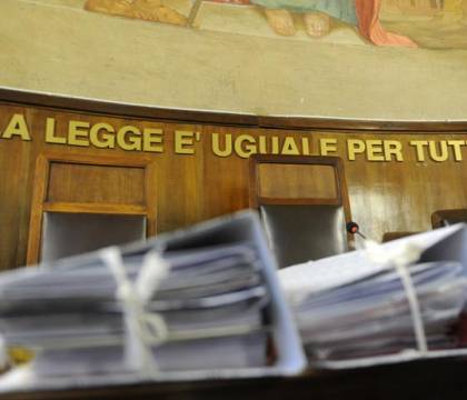 Aveva costretto una 12enne a tagliarsi per la Blue Whale: condannata a un anno e mezzo