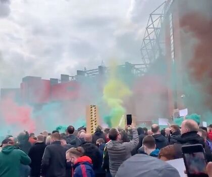 Il Guardian: “La rivolta di Old Trafford è l’ultima mossa disperata dei tifosi impotenti”