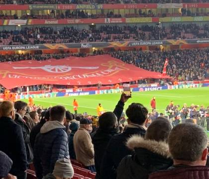 Il Napoli sta trattando con Lione e Arsenal per le amichevoli estive