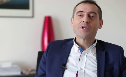 L’imprenditore che paga i dipendenti per leggere: «Così diventano migliori, il nostro è un ruolo sociale»