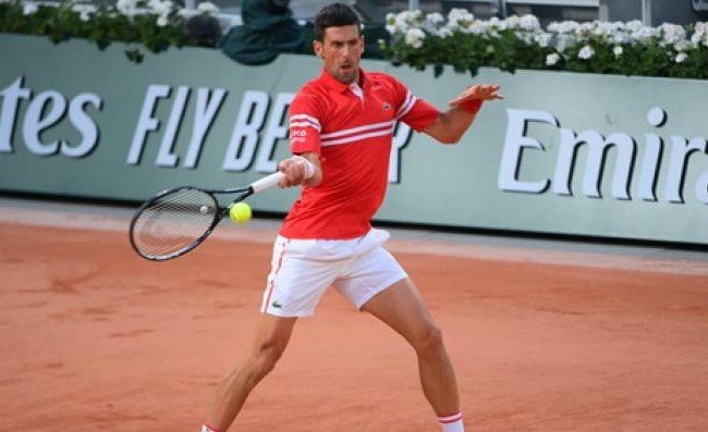 Djokovic vince il Roland Garros, il suo gesto fa impazzire di gioia un bambino (VIDEO)