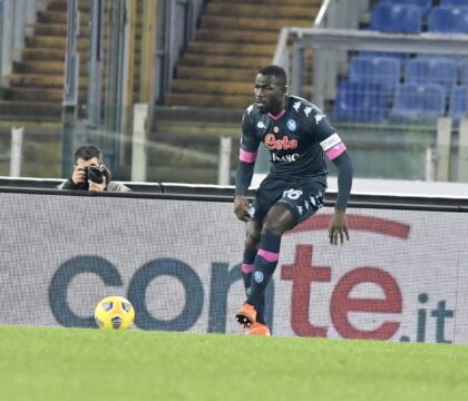 Gazzetta: Koulibaly resta a Napoli. Adl e Spalletti vogliono trattenerlo, lui è d’accordo