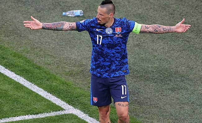 Hamsik, 127 presenze con la Slovacchia. Splendido messaggio della SSC Napoli