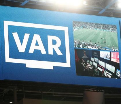 Il 44% dei tifosi inglesi sostiene che non andrà allo stadio se ci sarà ancora il VAR