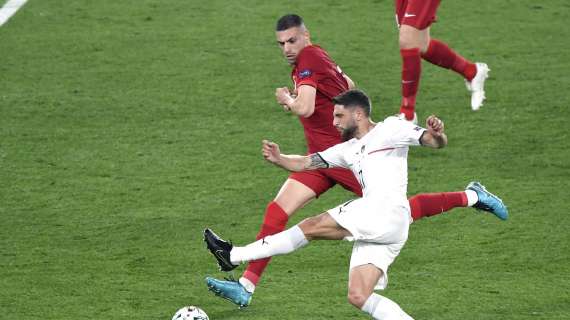 Italia meritatamente avanti: goffo autogol dello juventino Demiral per lo 0-1