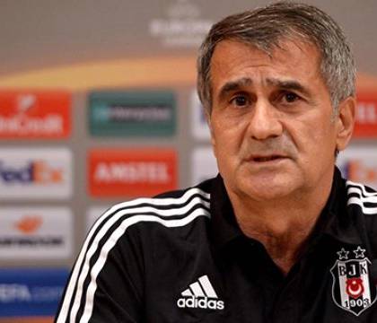 La Turchia non costruisce dal basso, palla lunga per la fisicità di Burak Yilmaz
