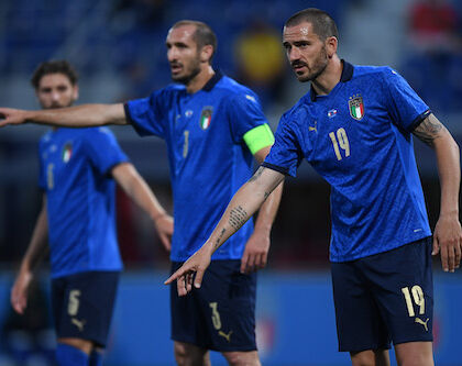 L’Equipe: Bonucci e Chiellini 70 anni in due e in declino, l’Italia si affida ancora a loro
