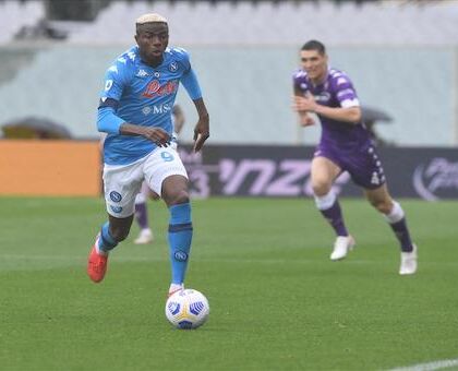 Osimhen rinuncia alla Nazionale: gli fa male il ginocchio