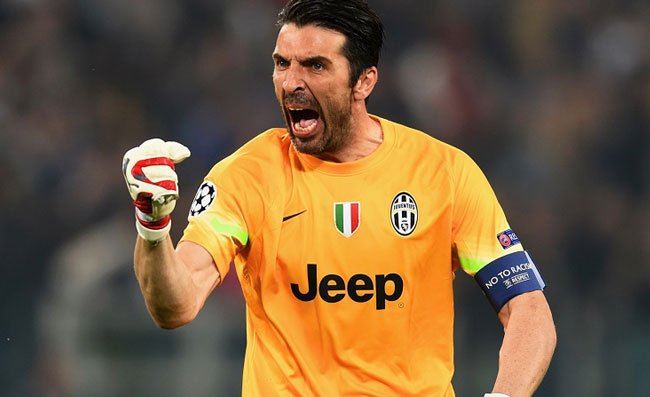 Buffon: “Continuerò a giocare e non farò il secondo a nessuno”