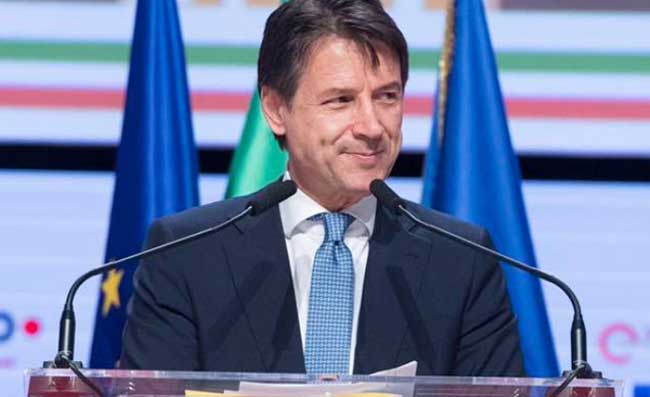 Conte: “Si può passare da Napoli senza fermarsi a mangiare una pizza?”. Boom di like